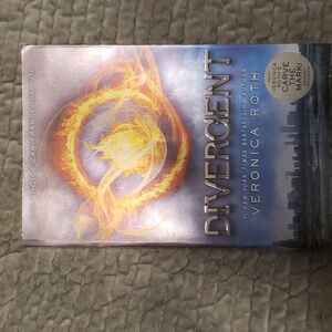 Divergent, Veronica roth